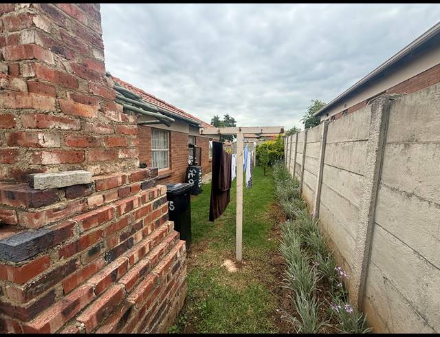 3 BEDROOM HOUSE FOR SALE IN THATCH HILL ESTATE